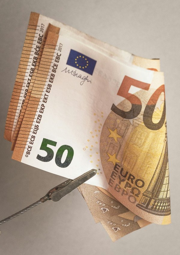 Come posso valutare il potenziale investimento in un edificio Liberty nel quartiere Vomero a Napoli?